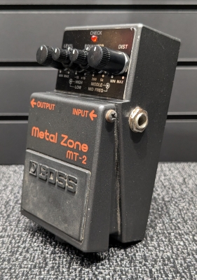 BOSS - MT-2 Metal Zone Pedal 3